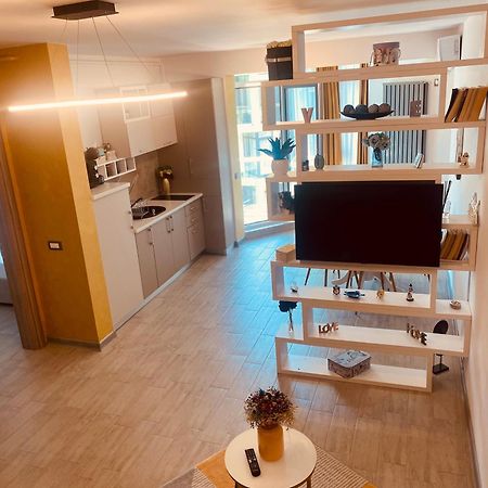 Luxury Kln By Alezzi Mamaia Nord Apartment Năvodari Екстериор снимка