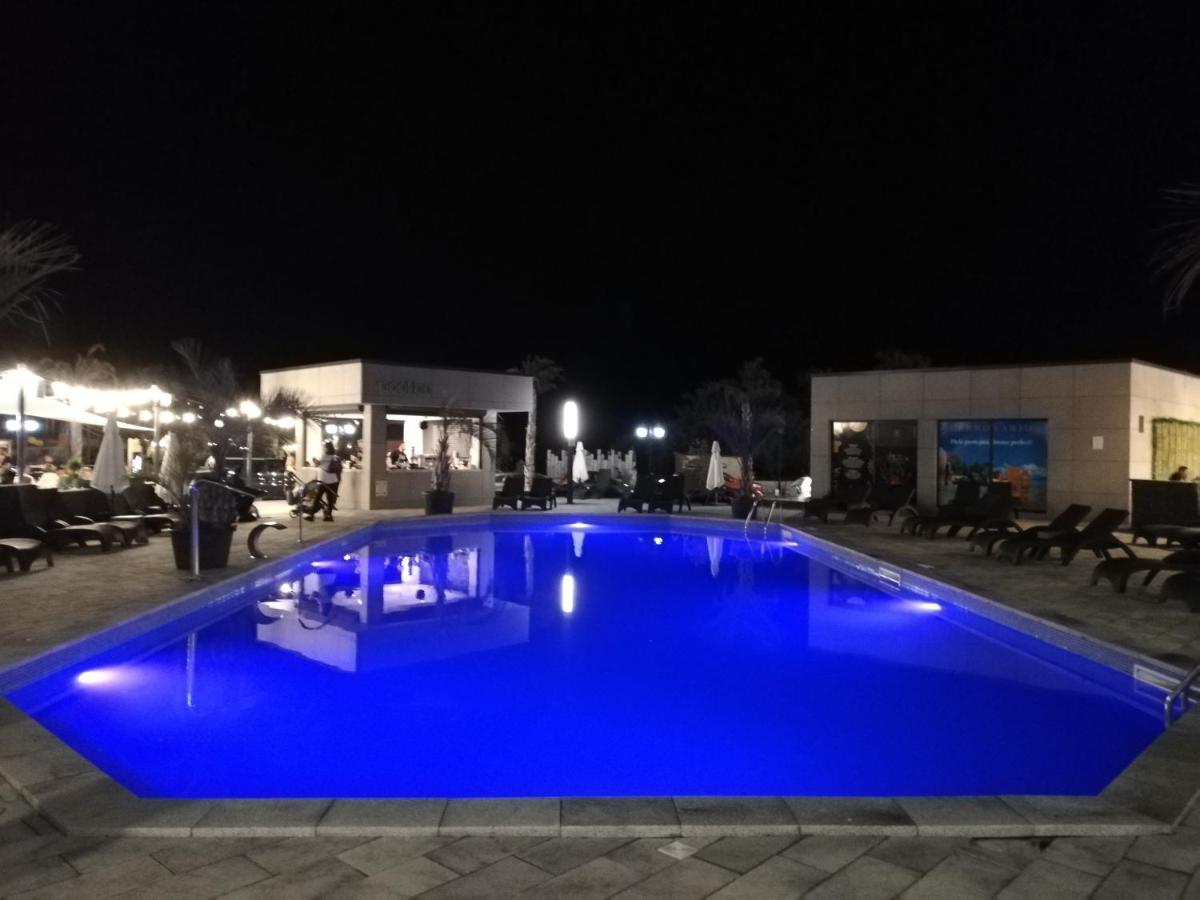 Luxury Kln By Alezzi Mamaia Nord Apartment Năvodari Екстериор снимка